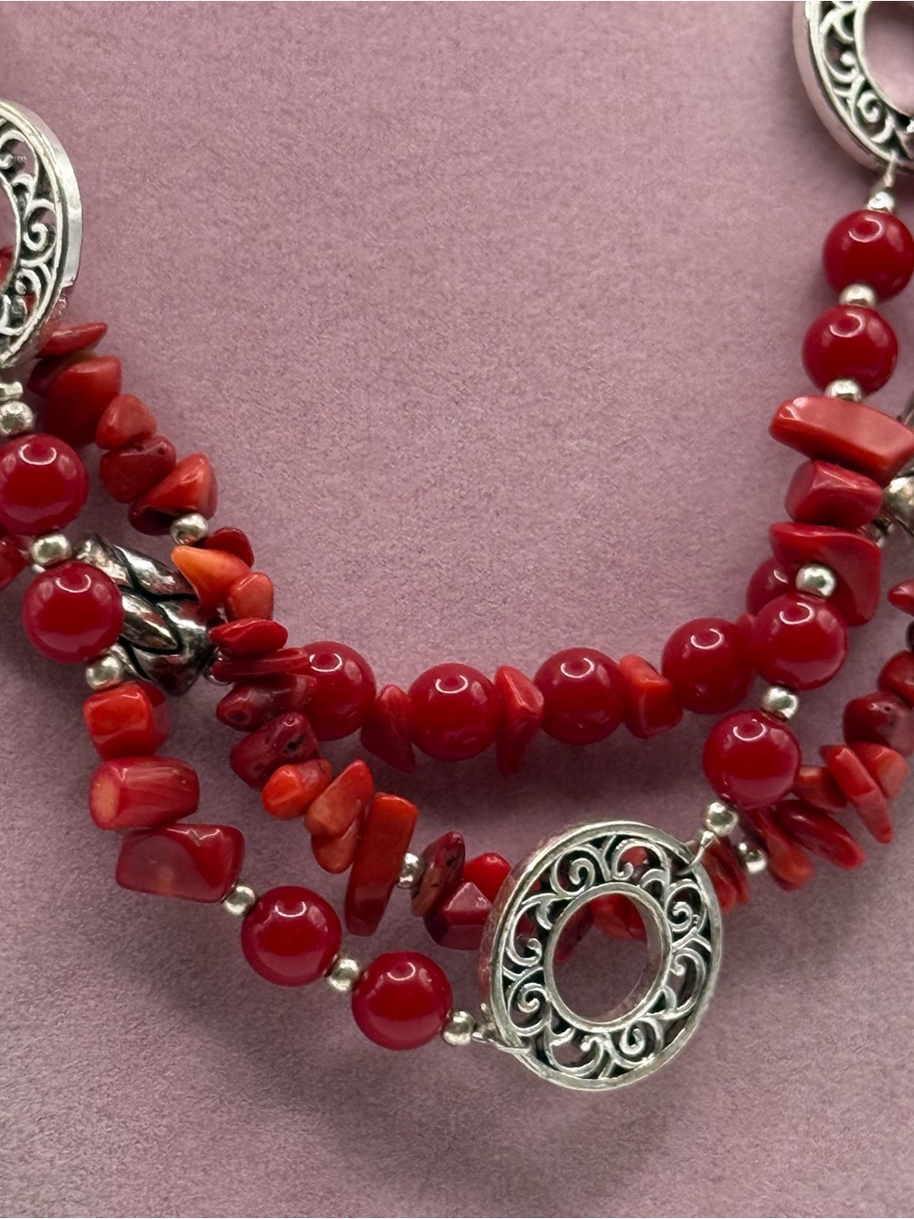 PREMIER DESIGNS TRIPLE STRAND RED CORAL & SILVER TONE NECKLACE - Picture 2 of 8